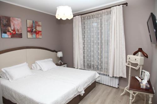 Dobrich Apartment | Apartment Retro 8