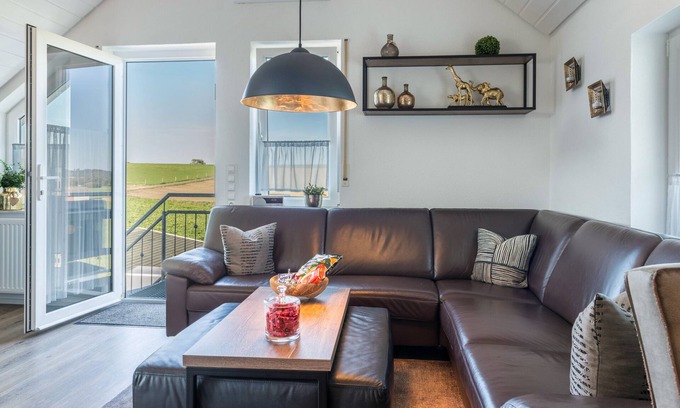 Burgweiler Apartment | Apartment "Romanas" with Private Terrace & Wi-Fi