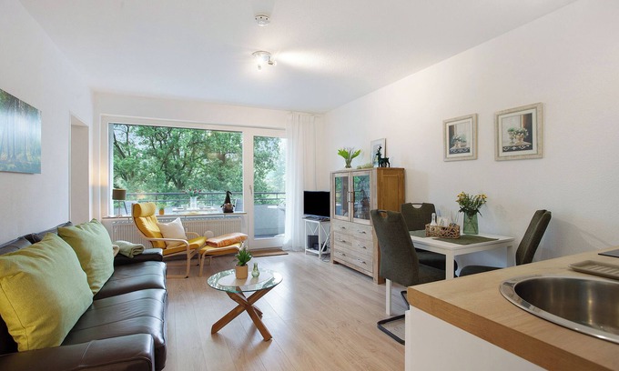 Gudenhagen Apartment | Apartment 'Rübezahl' with Balcony and Wi-Fi