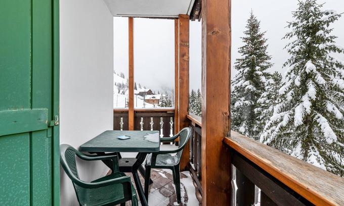 Livinallongo del Col di Lana Apartment | Apartment 'Samont Appartment 3' with Mountain View, Shared Garden and Wi-Fi