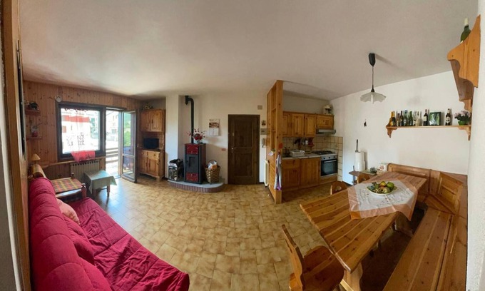 Fiumalbo Apartment | Apartment 'Santerini' with Mountain View, Shared Garden and Wi-Fi