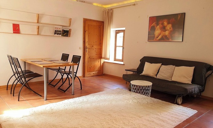 Wildbach Apartment | Apartment 'Schöne Wohnung Landhaus-Flair' with Private Terrace, Private Garden and Wi-Fi
