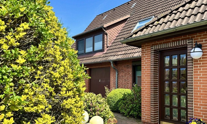 Dithmarschen Apartment | Apartment 'Scherr' with Private Terrace, Private Garden and Wi-Fi