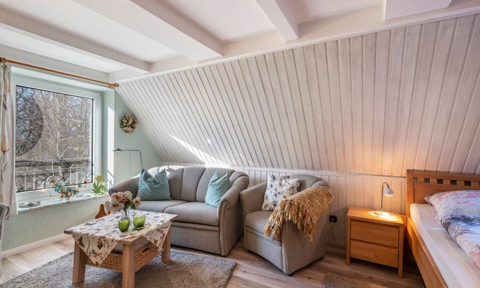 Schulp Apartment | Apartment 'Schimmelreiter' with Private Terrace, Shared Garden and Wi-Fi
