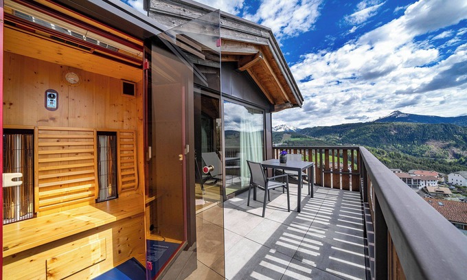 Nova Ponente Apartment | Apartment "Schwarzhorn": Mountain View, Infrared Sauna and Feestanding Bathtub