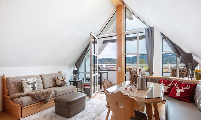 Schluchsee Apartment | Apartment 'Seaside' with Shared Garden, Balcony and Wi-Fi