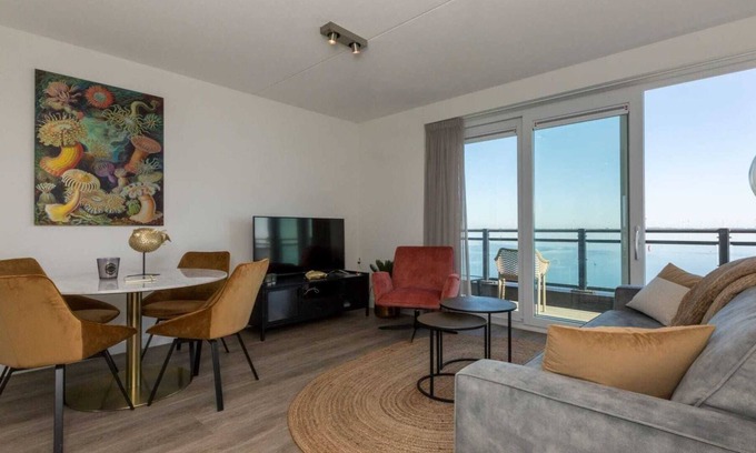 Sint-Annaland Apartment | Apartment Sint Annaland with Marina Views