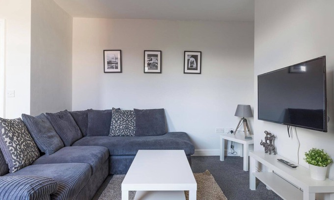 Bedlington Apartment | Apartment - Sleeps 3 - Pet friendly - Parking