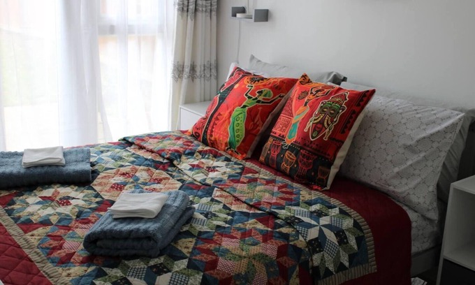 Chadwell Apartment | Apartment - Sleeps 4 - Garden - Parking