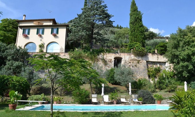 Trevi Apartment | Apartment (sleeps 5-6) with pool and a short walk to Trevi