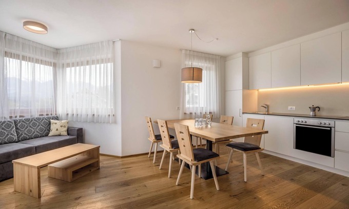 Santo Stefano Apartment | Apartment "Stefansdorf Wohnung 2" with Mountain View, Wi-Fi, Garden and Terrace