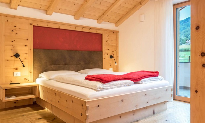 Santo Stefano Apartment | Apartment "Stefansdorf Wohnung 9" with Mountain View, Wi-Fi, Garden, Balcony & BBQ
