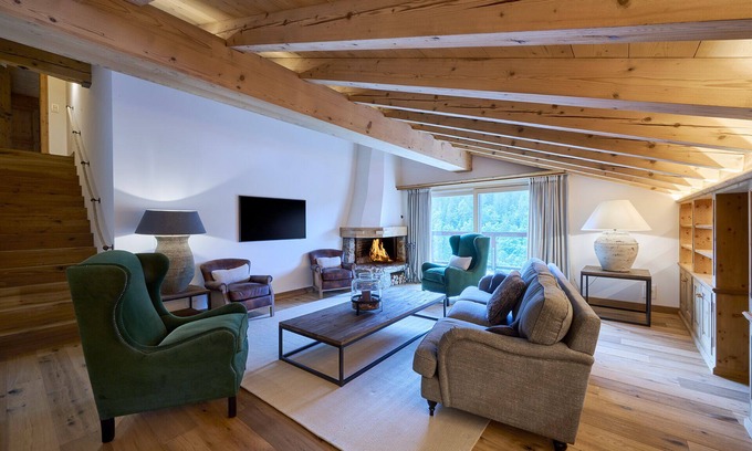 Klosters Platz Apartment | Apartment 'Steinbock' with Mountain View, Balcony and Wi-Fi