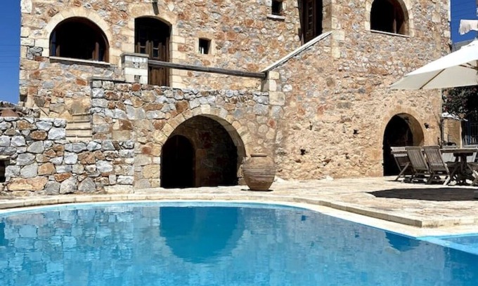 Kefalas Apartment | Apartment Stella in a traditional stone villa