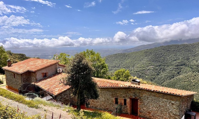 Fogars de Montclus Apartment | Apartment 'Suite 1' with Mountain View, Private Garden and Wi-Fi