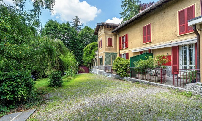 Capolago Apartment | Apartment 'Suite Con Camino E Terrazza' with Private Terrace, Shared Garden and Wi-Fi