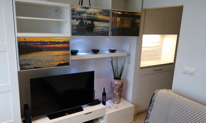Srodmiescie Apartment | Apartment Sunny Day Gdynia Center