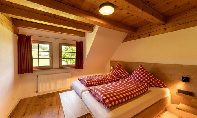 Breitnau Apartment | Apartment 'Tannenstube' with Mountain View, Balcony and Wi-Fi