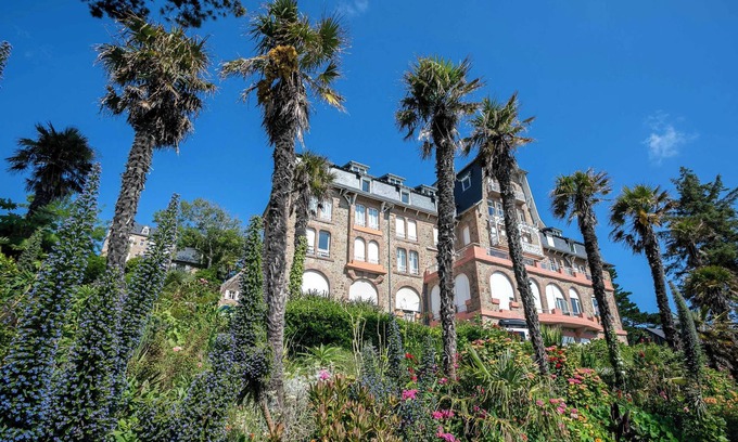 Cote de Granit Rose Apartment | Apartment "Ti Roz" 3 Stars with Sea View, Direct Beach Access and GR34