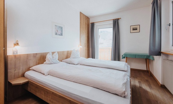 Casola Apartment | Apartment 'Unterhauserhof A' with Mountain View, Wi-Fi, Balcony & Garden