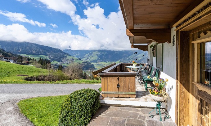 Rohrberg Apartment | Apartment 'Unterlehenhof N' with Mountain View, Balcony and Wi-Fi