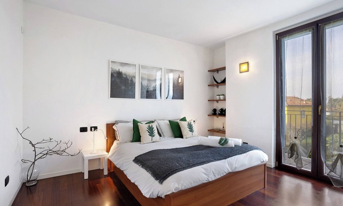 Costa Masnaga Apartment | Apartment 'Vb Home Brianza' with Private Garden, Wi-Fi and Air Conditioning