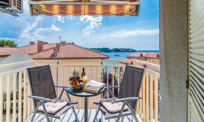 City Center Apartment | Apartment Vesna wit Sea View
