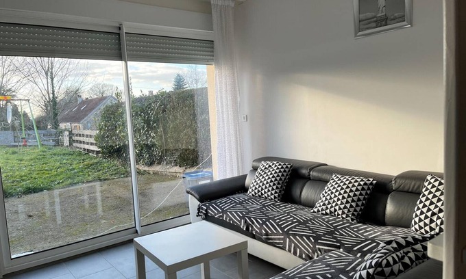Vienne-en-Arthies Apartment | Apartment Vienne-en-Arthies, 3 bedrooms, 6 persons