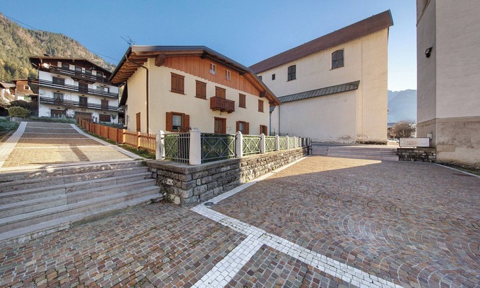 Auronzo di Cadore Apartment | Apartment 'Villa Maria Auronzo' with Mountain View and Private Garden