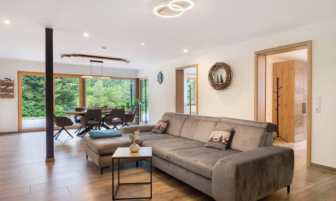 Muehlenbach Apartment | Apartment 'Waldblick Mühlenbach' with Mountain View, Private Terrace and Wi-Fi