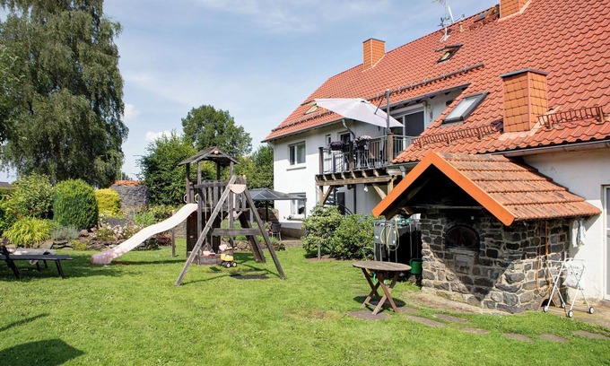 Nieder-Moos Apartment | Apartment 'Wiesenschneiders' with Shared Terrace, Communal Garden and Wi-Fi