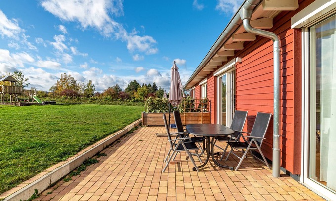 Conweiler Apartment | Apartment 'Winter' with Shared Pool, Private Terrace and Wi-Fi