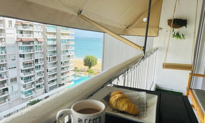 Carolina Apartment | Apartment with access to the beach