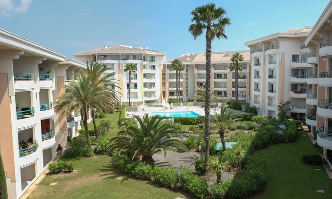 Frejus Port Apartment | apartment with air conditioning swimming pool and sea 100 m closed box Port-Fréjus
