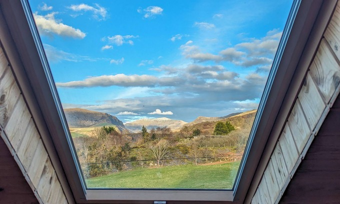 Llanllyfni Apartment | Apartment with amazing views of Snowdon and surrounding mountains.
