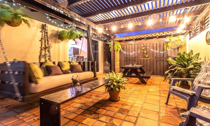 Boroncana Apartment | Apartment with Charming Patio+ BBQ Near Beach! FREE Util's