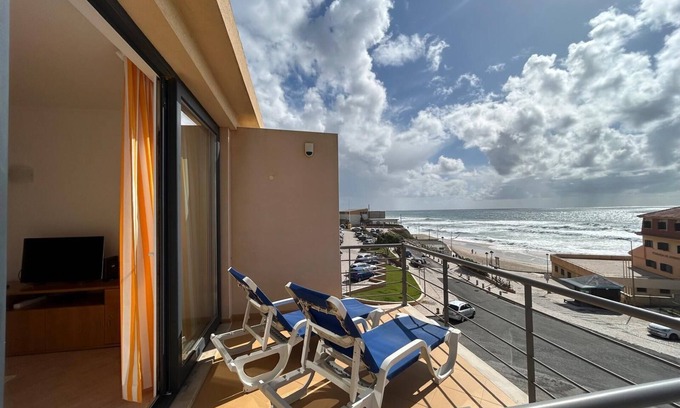 Atalaia Apartment | Apartment with direct view to Areia Branca Beach (30m)