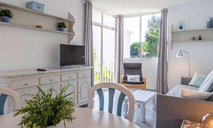 Sant Pol De Mar Apartment | Apartment with parking included only 50m beach