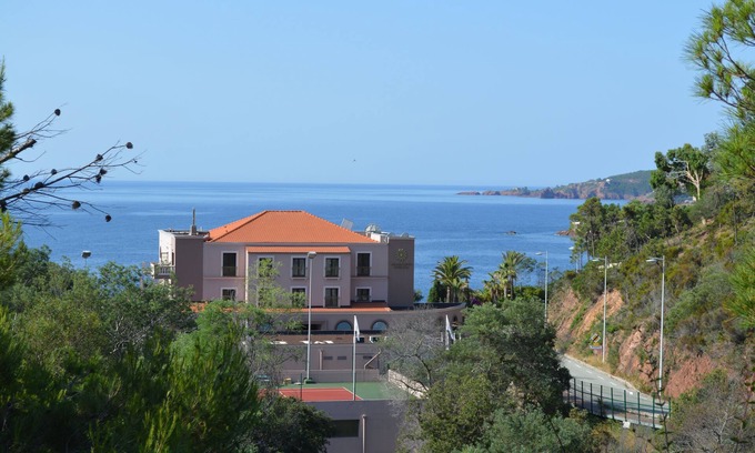 Theoule-Superieur Apartment | Apartment With Sea Views Near Theoule-Sur-Mer, In Secure Development
