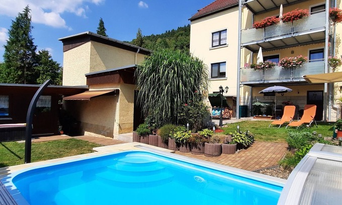 Rathmannsdorf Apartment | Apartment with garden and pool use