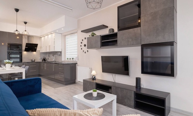 Sosnowiec Apartment | Apartment With Garden by Renters