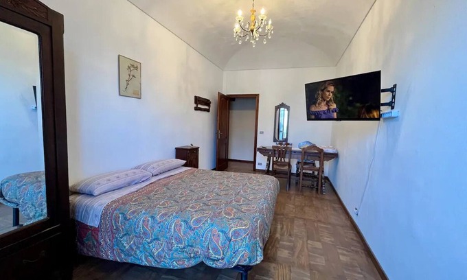 Montiglio Monferrato Apartment | Apartment with mountain and hill views