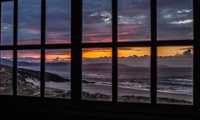 Carballo Apartment | Apartment with private terrace and on the beachfront