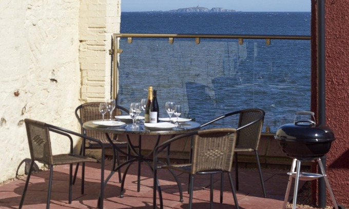 Pittenweem Apartment | APARTMENT WITH STUNNING SEA VIEWS IN PITTENWEEM NEAR ST ANDREWS