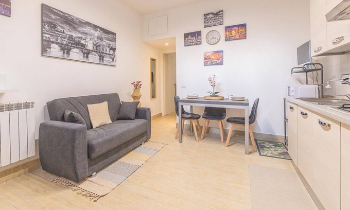 Zona XV Torre Maura Apartment | Apartment with terrace 'Le Rondini' just 15 minutes from San Giovanni."nnnnn