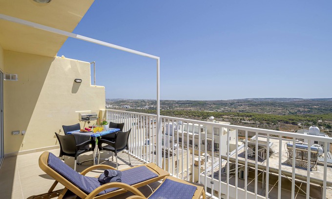 Mellieha Apartment | Apartment with very large terrace