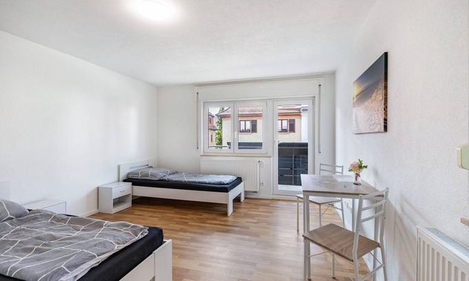 Waiblingen Apartment | Apartment 'Wohnung 03' with Balcony and Wi-Fi