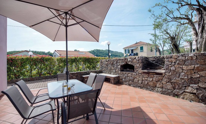 Celle Ligure Apartment | Apartment 'Zafferano Suites - Mirto' with Sea View, Private Terrace and Wi-Fi