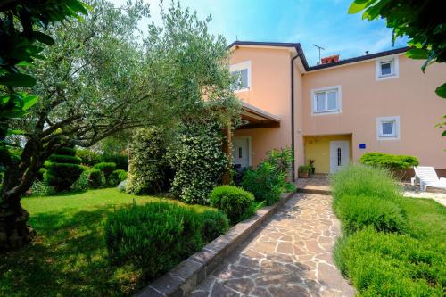 Fiorini Apartment | Apartments Antonac