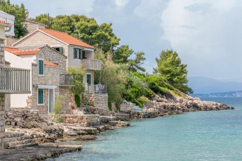 Cove Donja Krusica (Donje selo) Apartment | Apartments by the sea Cove Donja Kruscica - Donja Krusica, Solta - 11146